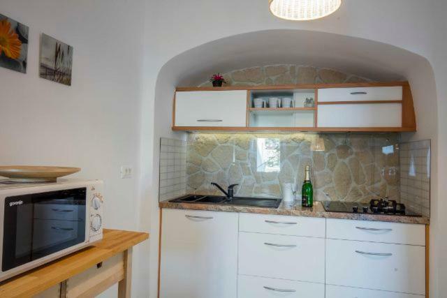 Season4All Apartments Mali Lošinj Esterno foto