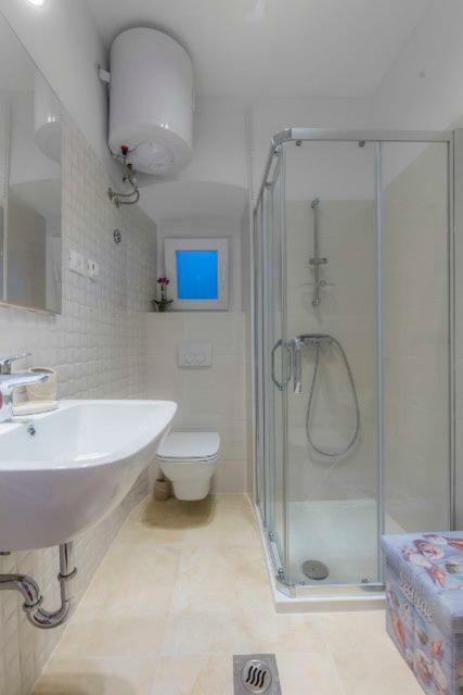 Season4All Apartments Mali Lošinj Esterno foto